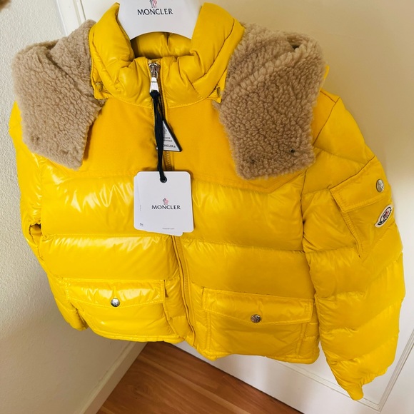 MONCLER Bright Yellow Guazy Hooded Down Puffer Jacket unisex - Picture 1 of 6